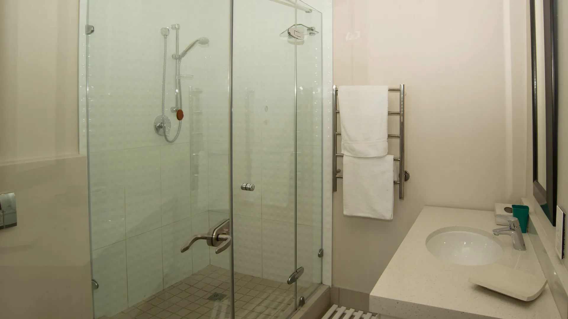 The Blue Emerald Camps Bay Appartement